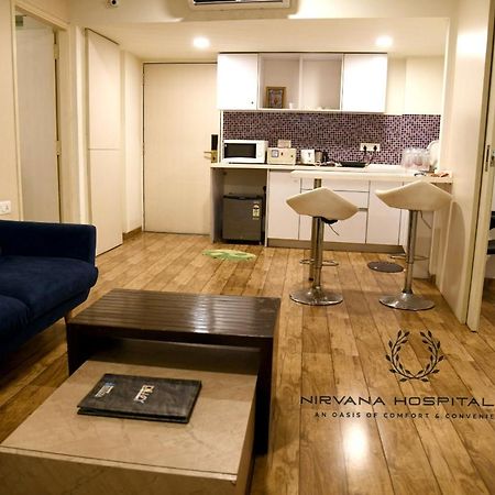 Rajhans Belliza Luxurious Studio Apartment Szúrat Kültér fotó