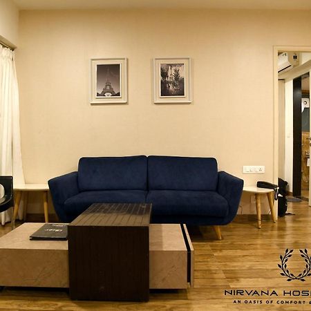 Rajhans Belliza Luxurious Studio Apartment Szúrat Kültér fotó