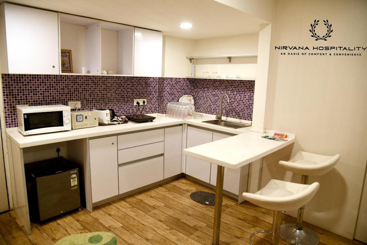 Rajhans Belliza Luxurious Studio Apartment Szúrat Kültér fotó