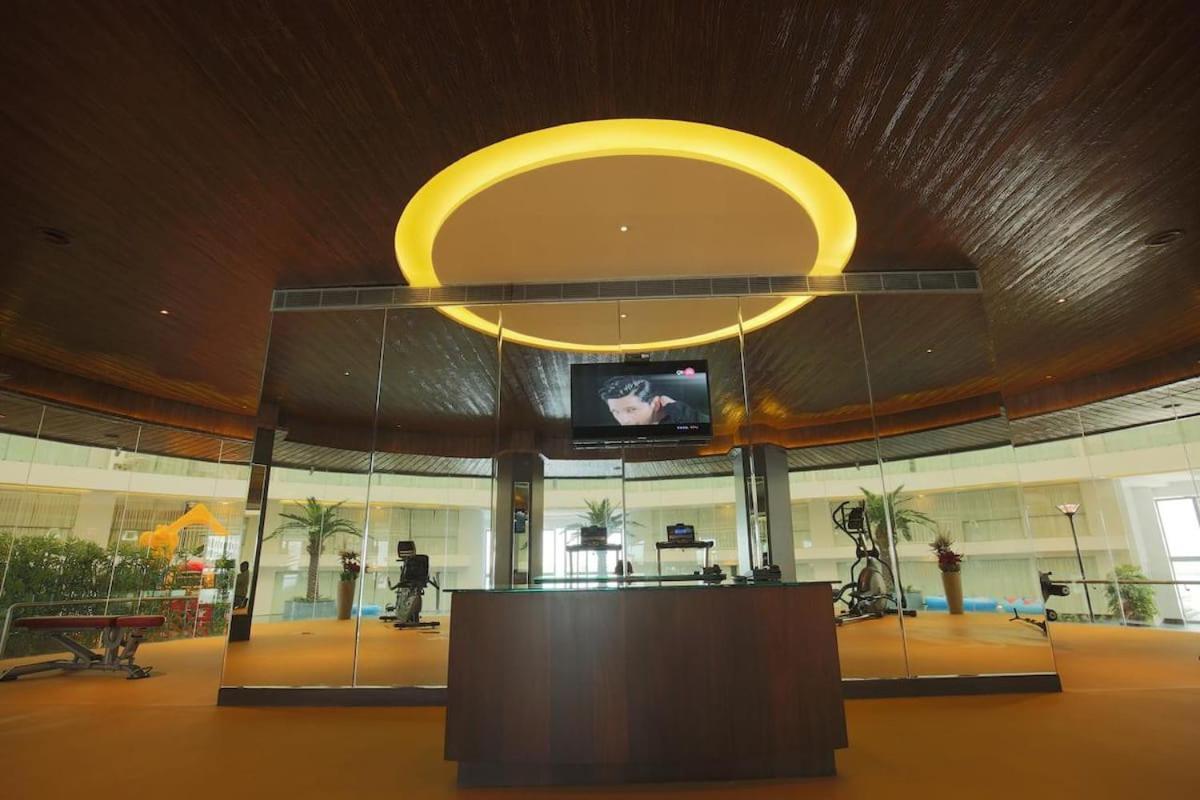 Rajhans Belliza Luxurious Studio Apartment Szúrat Kültér fotó