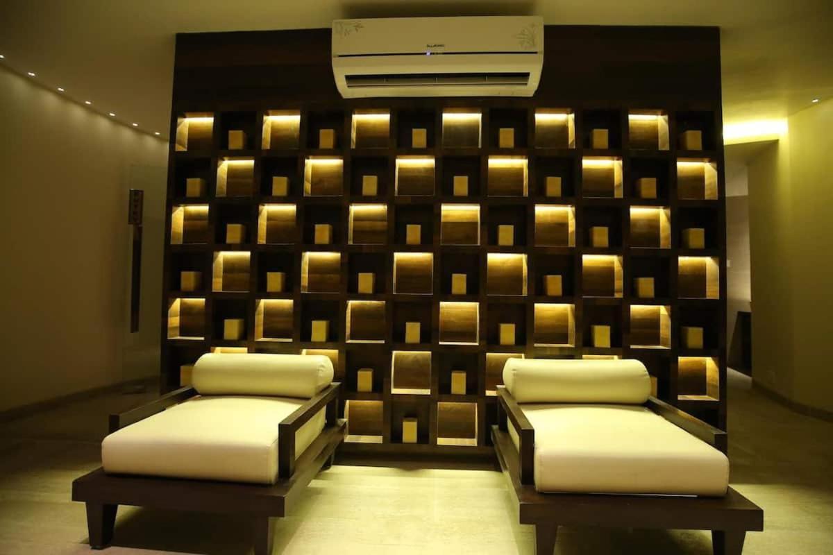 Rajhans Belliza Luxurious Studio Apartment Szúrat Kültér fotó
